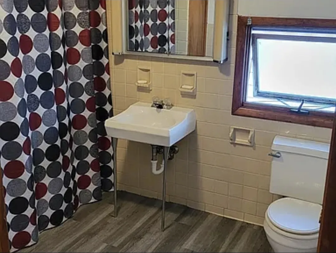 2 bed, 950 sqft, $1,100 — Photo 2