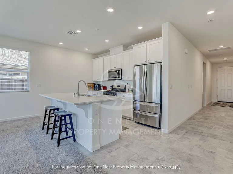 258 Martos Ct — Photo 10