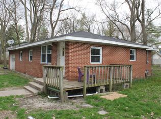 625 N Lyons St, Brook, IN 47922