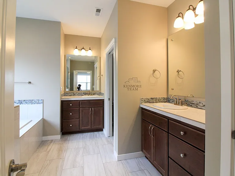 4743 Jodie St — Photo 8