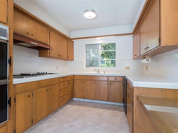 5th image of 241 Westmont Ave