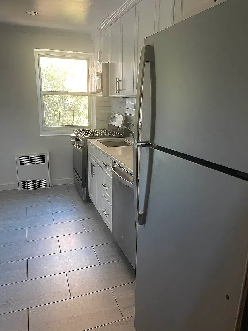 140-35 Burden Crescent — Photo 3