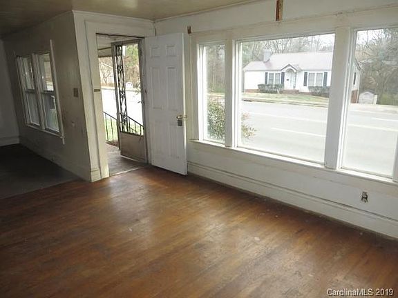 2nd image of 302 W 20th St