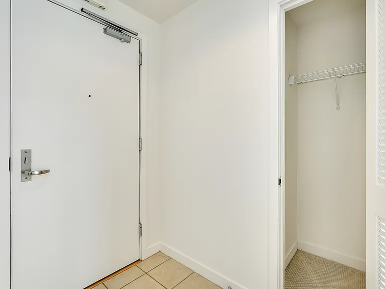 260 King St #263 — Photo 20