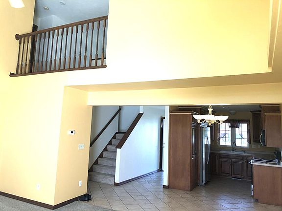 4th image of 1827 Briarwood Ct