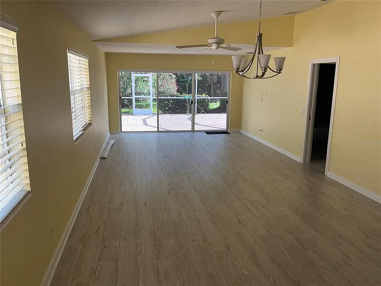 8004 Camminare Dr — Photo 9