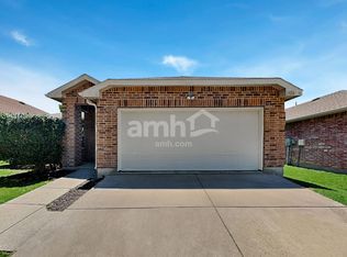 1704 Diamond Lake Trl, Justin, TX 76247