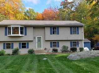 34 Lyman Barnes Rd, Brimfield, MA 01010