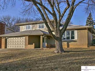 14742 Arbor St, Omaha, NE 68144