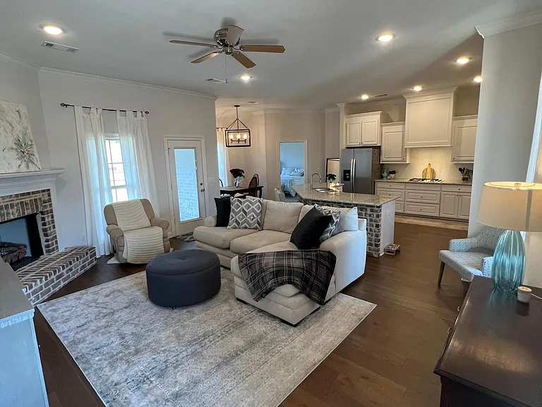 150 Chartleigh Cir — Photo 4