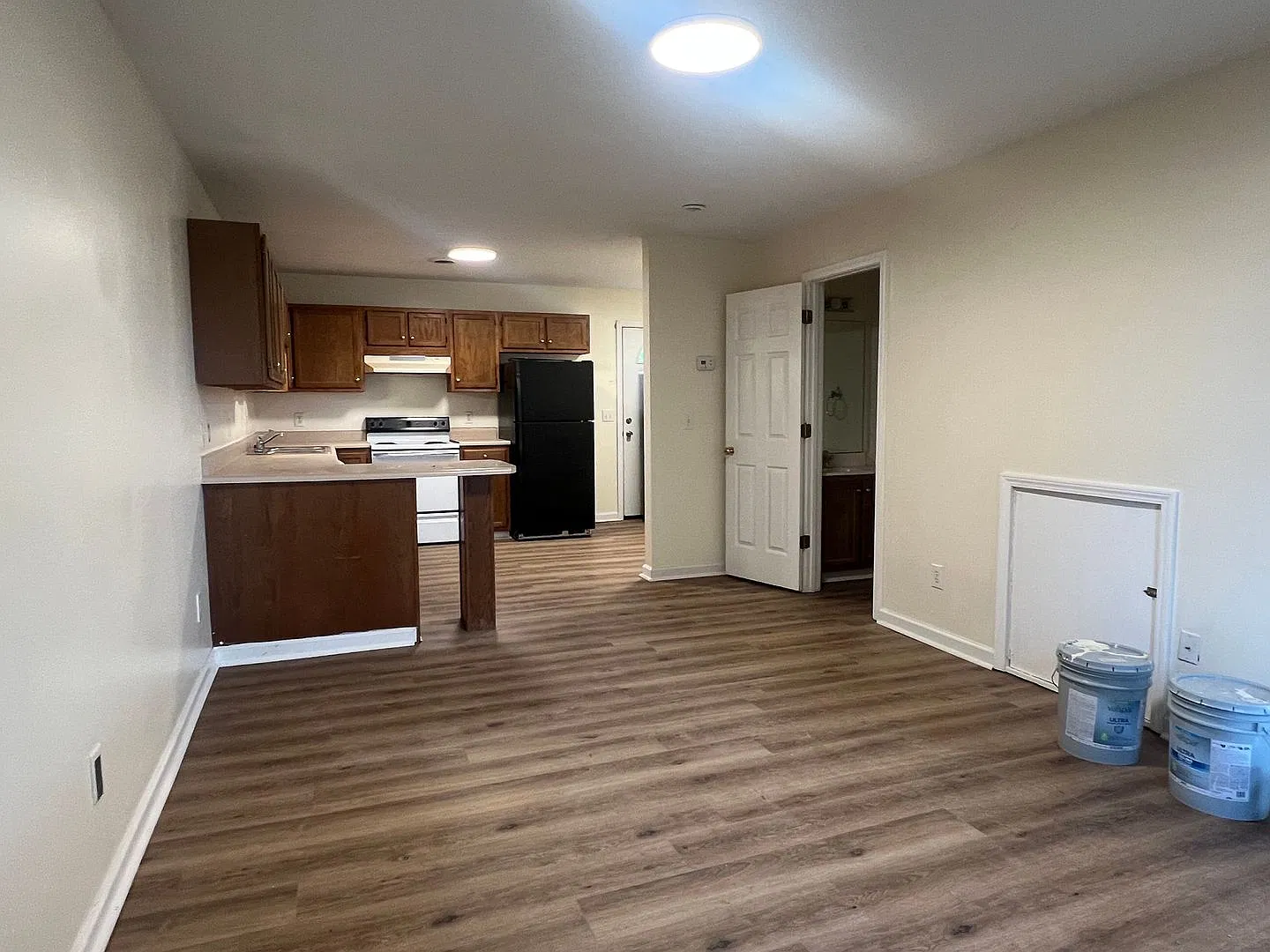 2413 Louise Street — Photo 3