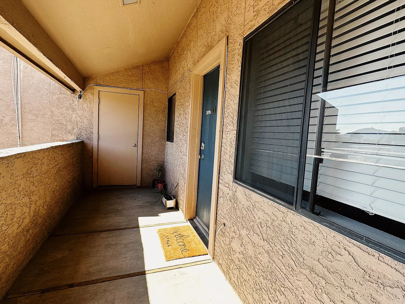 10828 N Biltmore Dr — Photo 2