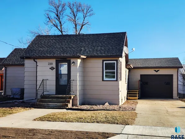220 N Idaho St, Salem, SD 57058