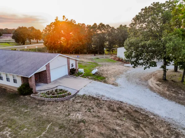 20790 County Road 210, Hermitage, MO 65668