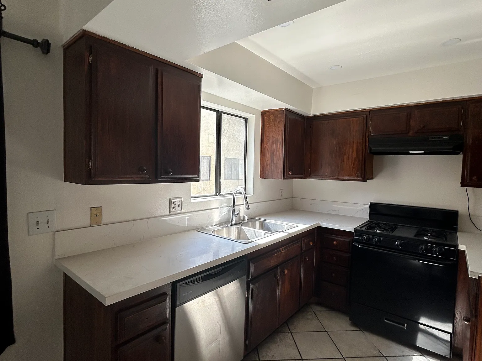 8750 Kester Avenue, Unit 31, Panorama City, CA 91402 — Photo 1