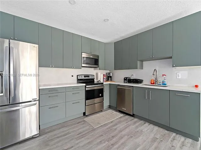 3 bed, 2.0 bath, 1492 sqft, $3,600 — Photo 3