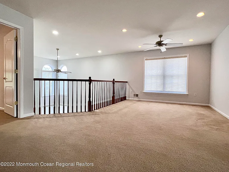 1 Hendrickson Ct — Photo 22