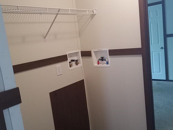 5th image of 200 Kenny Brook Ln