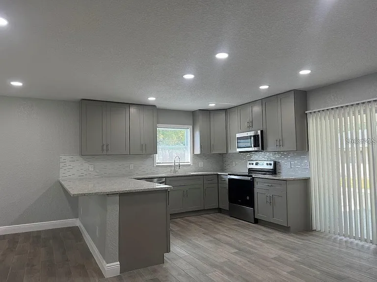 1916 Verano Dr #1916B — Photo 6