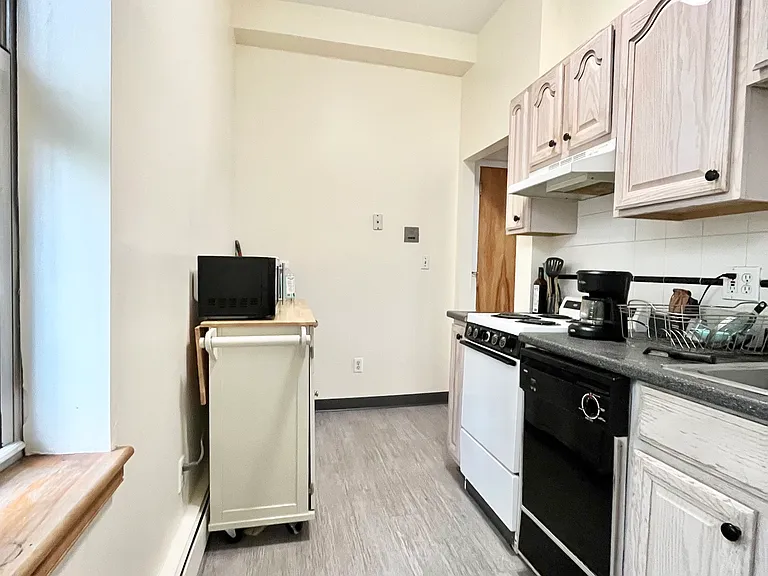 213 Chestnut Hill Ave — Photo 5