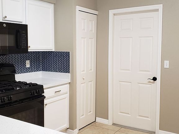 2nd image of 12139 Woodglen Cir