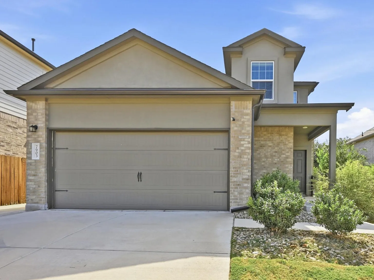 4 bed, 3.5 bath, 2395 sqft, $2,700 — Photo 3