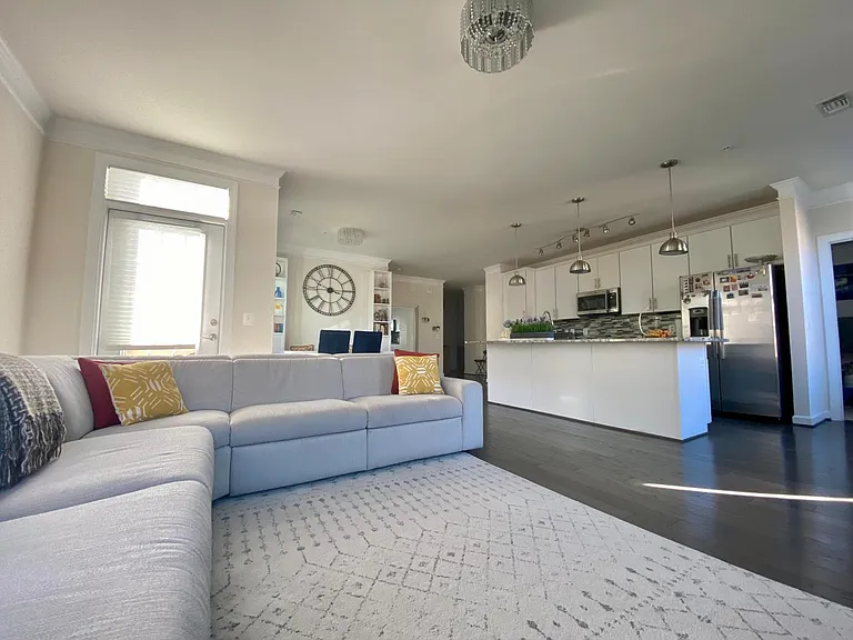 13740 Endeavour Dr #308 — Photo 4