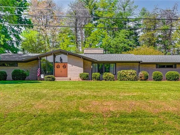 2512 Sunnycrest Dr, Reidsville, NC 27320