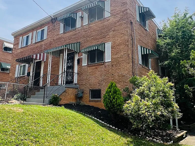4901 Fitch Pl NE — Photo 1