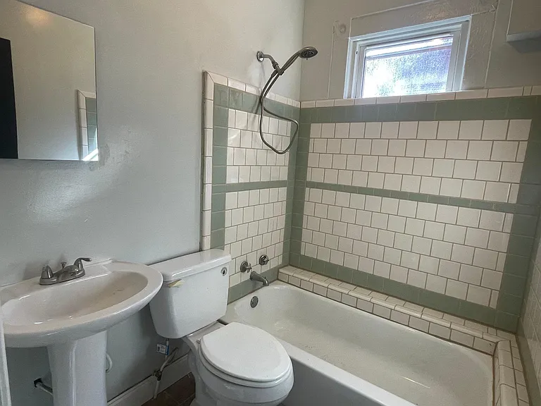 623 N 32nd St #C — Photo 6