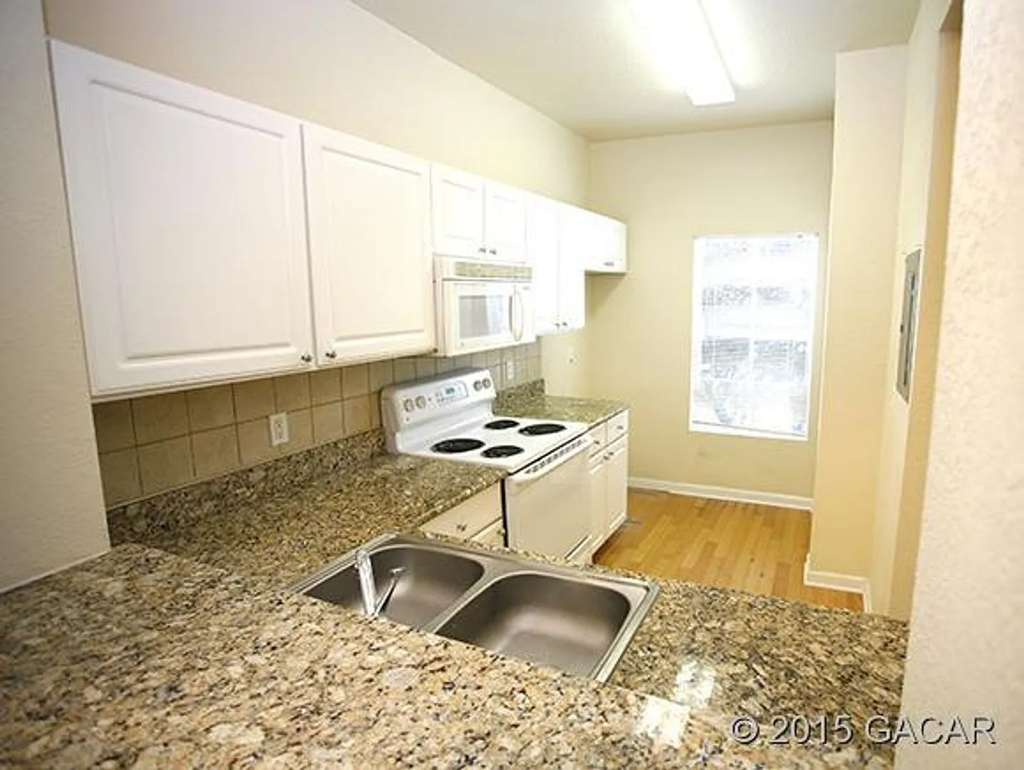 Beautiful 2-Bedroom, 2.5-Bath Townhome in Magnolia Place! — Photo 4