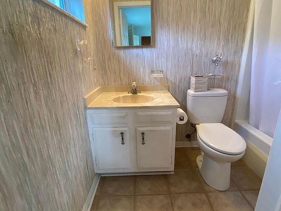 4th image of 1441 Ocean Dr APT 303