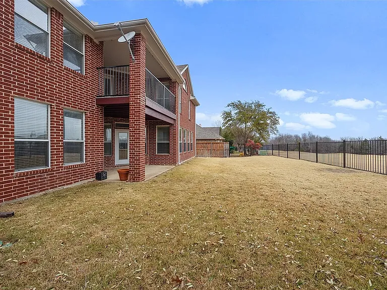 9720 Zembriski Dr — Photo 36
