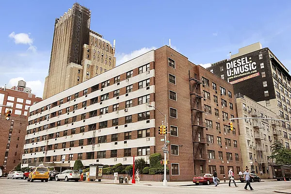 Rented by Corcoran | media 23