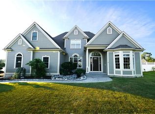 19 Casey Dr, Bristol, RI 02809