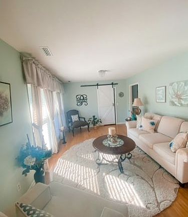 3rd image of 2112 Stonebridge Rd