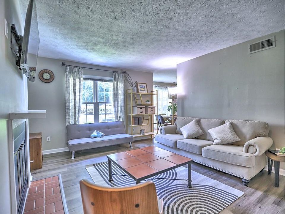 1st image of 705 Glenleaf Dr