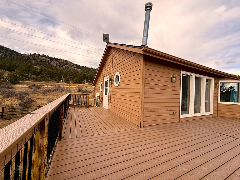73 Sunlight Ln — Photo 3