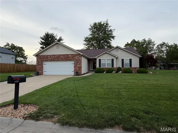 5729 Abilene Ln, Smithton, IL 62285