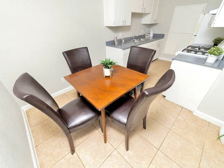 South Point Apartments — Photo 9