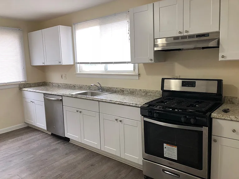 22570 Curie Ave — Photo 8