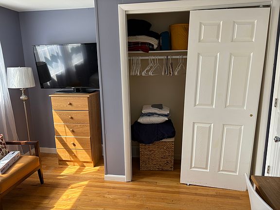 2nd image of 105 Robert Dr Room 2