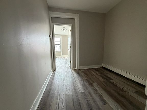 4th image of 61 Laidlaw Ave #3L