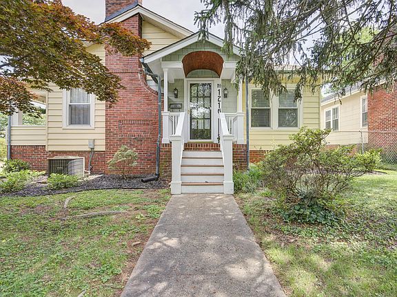 3rd image of 1216 Ashwood Pl