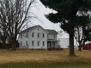 5852 S Lowell Park Rd, Dixon, IL 61021