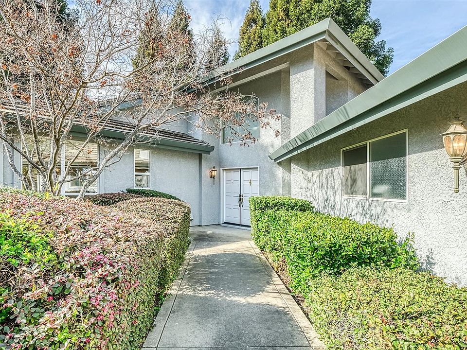 2nd image of 11075 Sunrise Ridge Cir
