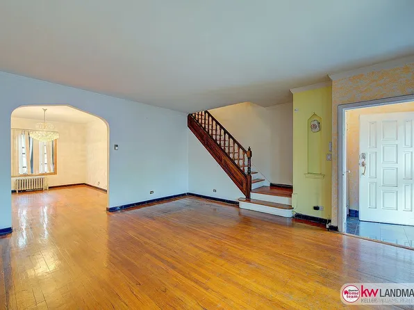 5064 43rd St, Woodside, NY 11377