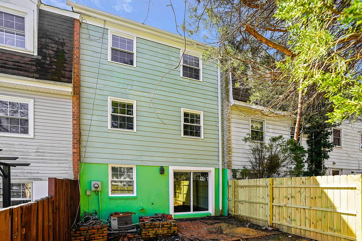 Building Photo - 9202 Sprucewood Rd