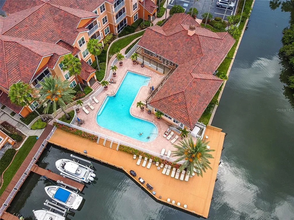 2 bed, 2.0 bath, 968 sqft, $2,500 — Photo 4