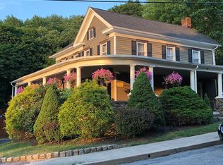 42 Main St, Califon, NJ 07830